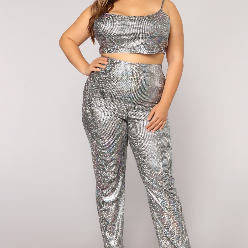 Plus size crop top pant set